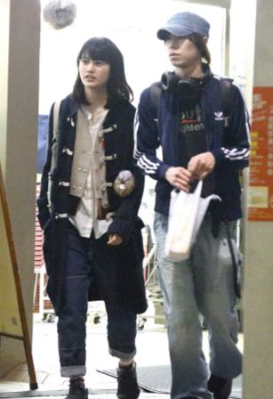 橋本愛、奇行スレスレの新宿徘徊！道端の看板を叩き、追いかけられ…最後はあの人のマンションへ!?