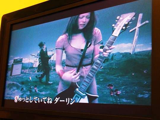 世代別に攻略!カラオケで気になる彼のハートを突き刺すのはこの曲