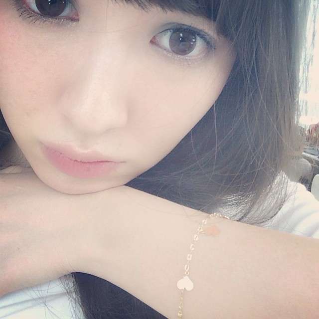 AKB48・小嶋陽菜のカラコンがずれてて怖い…