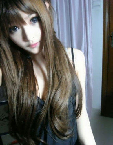この違和感はいったい…人形にしか見えない世界の美女たちの写真いろいろ
