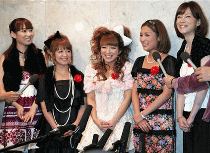 保田圭、辻希美を海外挙式に招待せずギクシャク「仲良くも悪くもない」