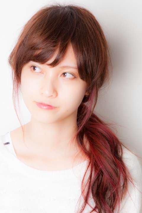冬のロングヘアー、結びますか？下ろしてますか？