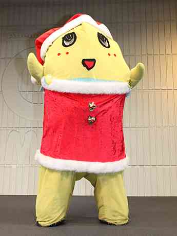 大阪あべのキューズモールに「サンタふなっしー」登場