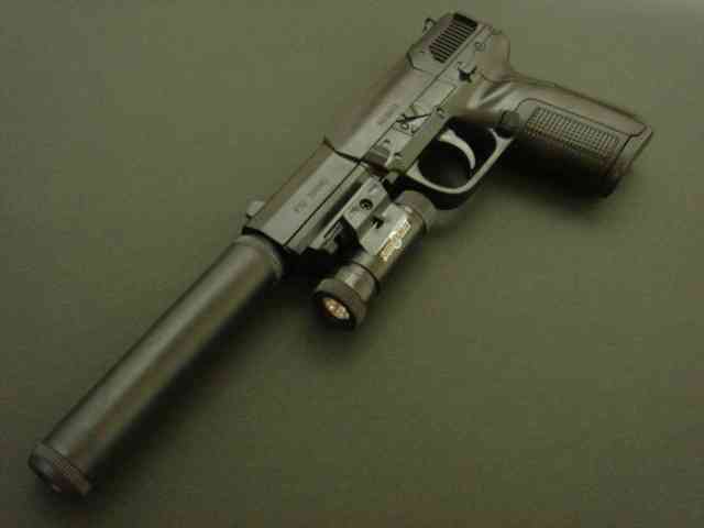 「餃子の王将」カリスマ社長射殺!プロの手口―自動拳銃にサイレンサー