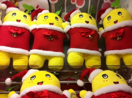 大阪あべのキューズモールに「サンタふなっしー」登場
