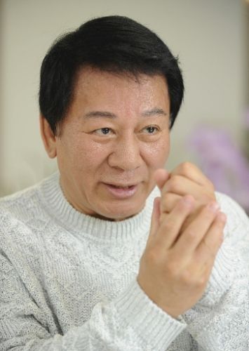 杉良太郎、新たに15人の養子を迎え76人のパパに！ 日本＆ベトナム外交樹立40周年イベントで明かす