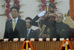 インドで軍事パレード出席　安倍首相、親密さアピール - MSN産経ニュース