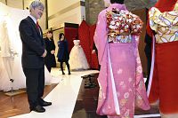 【いい話】「タイガーマスク」、児童養護施設の新成人女性に振袖無償レンタルをプレゼント