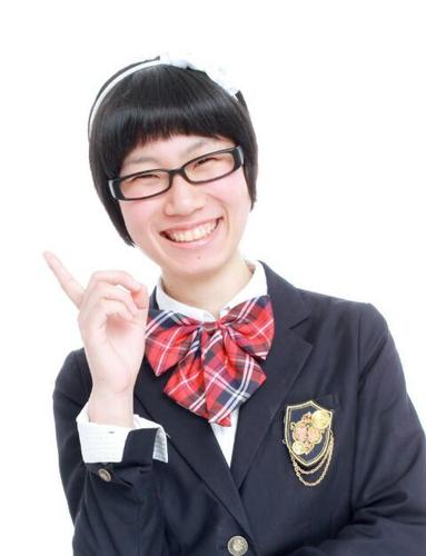 フェリス女学院出身のお嬢様芸人 たかまつななが語るセレブな世界 家の庭の噴水にはマリア像 窓はステンドグラス ガールズちゃんねる Girls Channel