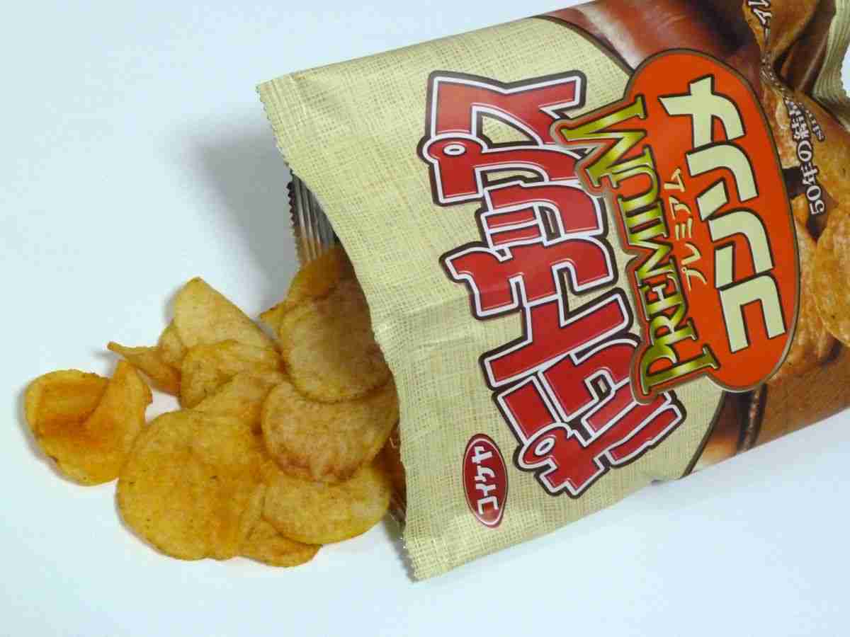 ポテトチップス、食べるときには何を飲む？4割以上が「日本茶」と回答