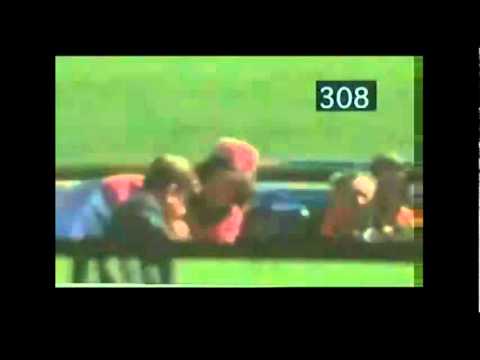 ケネディ大統領が暗殺される瞬間 - YouTube