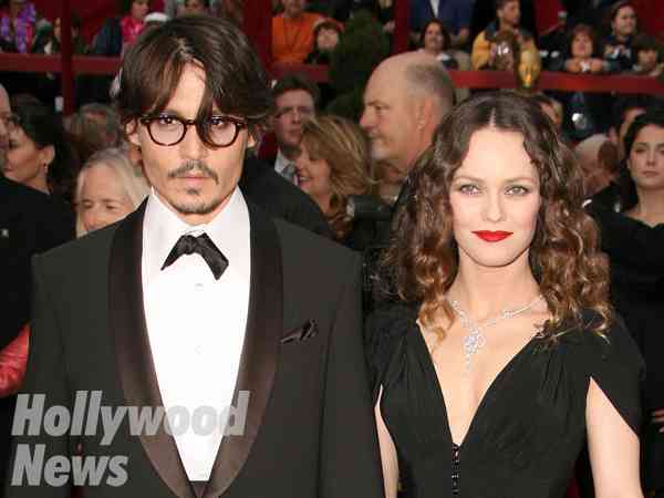 ジョニー・デップが米女優アンバー・ハードと婚約
