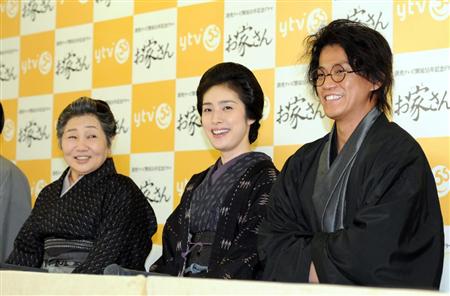 小栗旬がガラリと変身　共演者から熱い視線