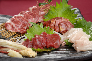 馬肉から寄生虫、食べた6人に食中毒症状