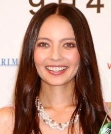 ベッキー、タクシー事件の運転手を心配「すっごく優しい素敵なおじさま」
