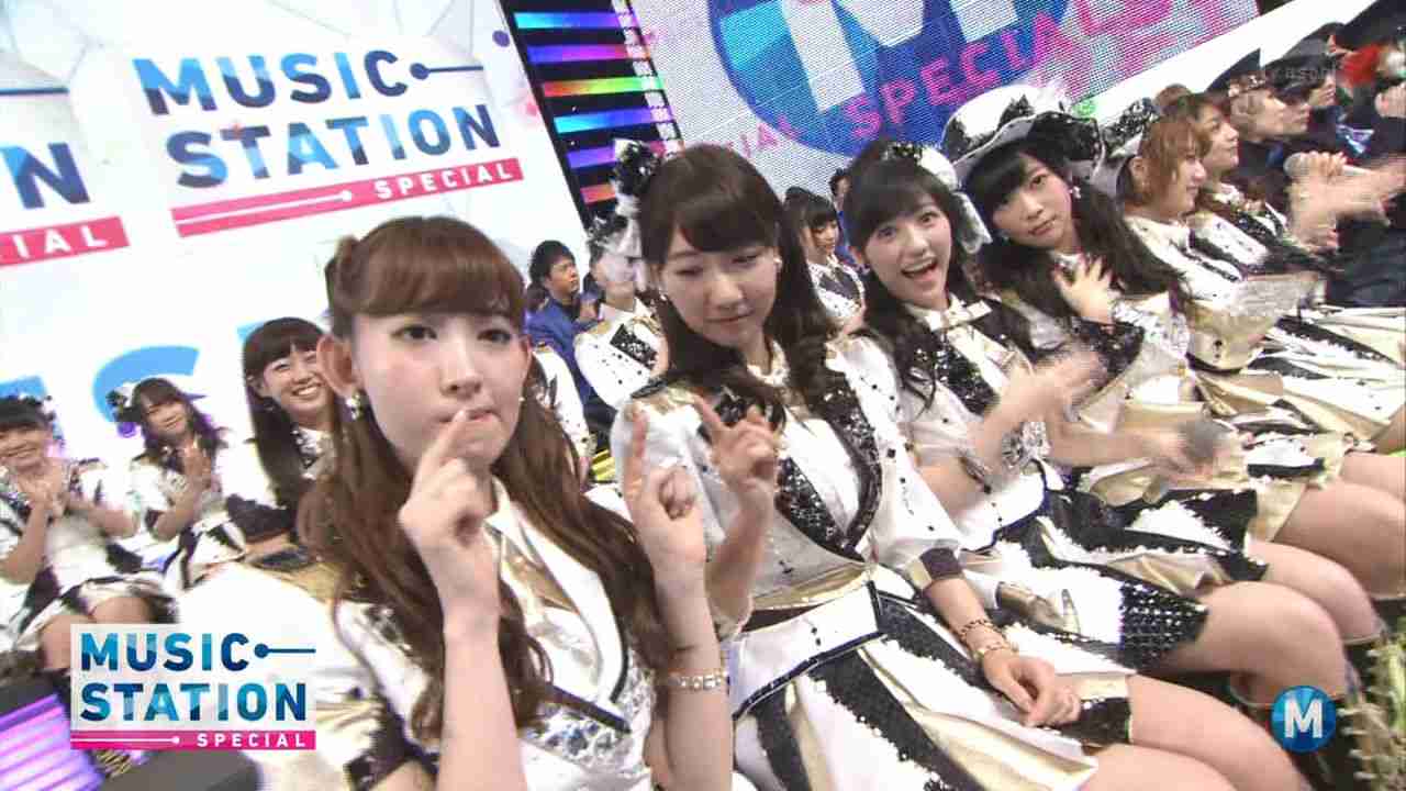 また渡辺麻友と指原莉乃がこっち見てる