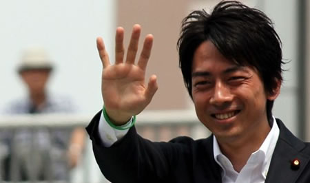 小泉純一郎元首相の自宅ソファーに座っていた女を逮捕「許可得てる」
