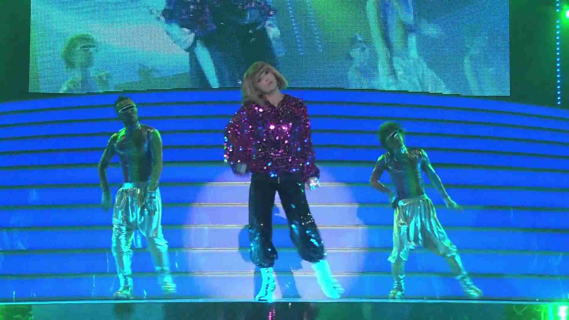 Ayumi Hamasaki(Rollin)(live) - YouTube