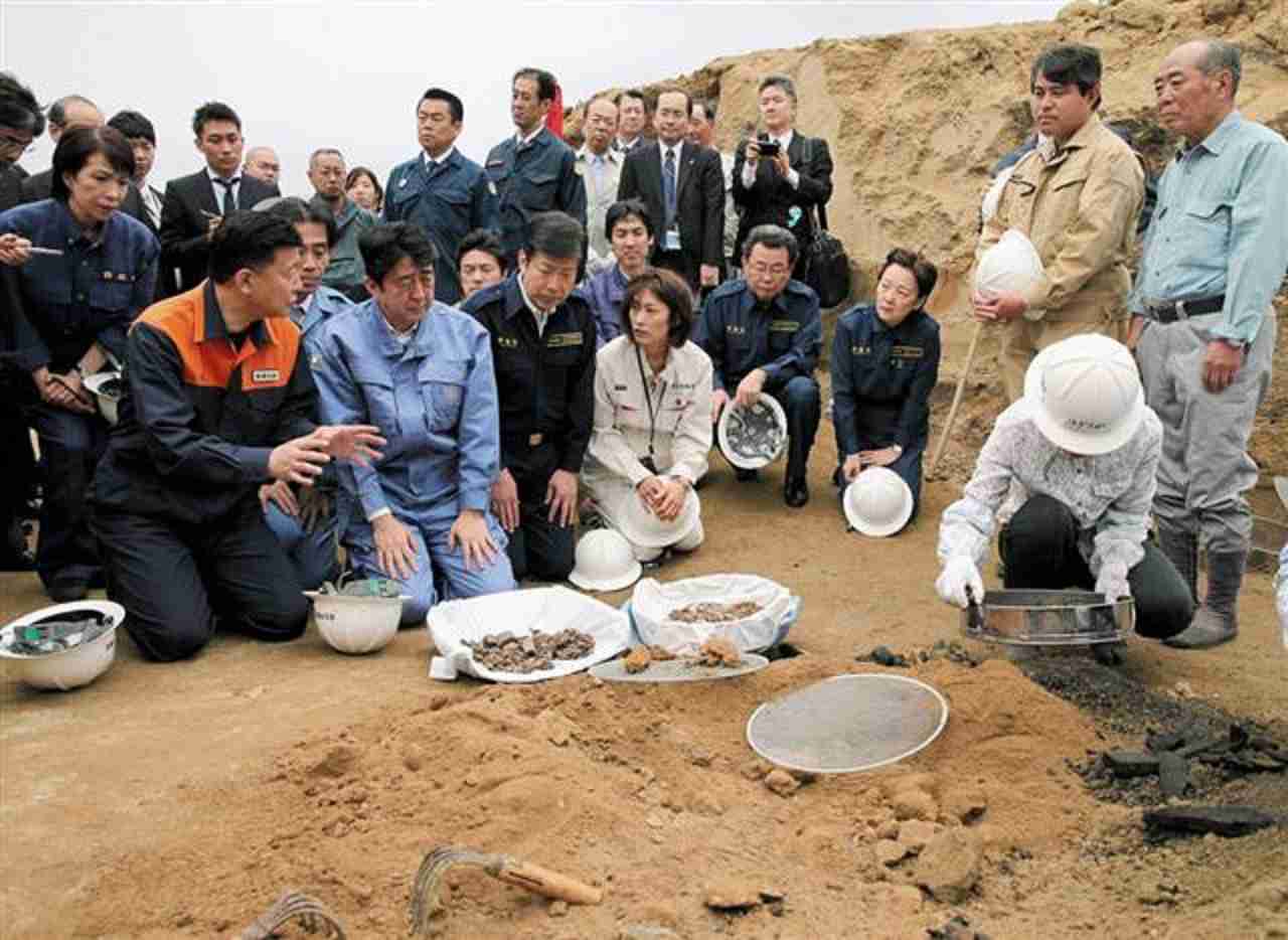 安倍総理が凄いことを実行された！硫黄島に眠る霊魂が歓喜に嗚咽した。 - 世界遺産の吉水神社から「ニコニコ顔で、命がけ！」 - Yahoo!ブログ