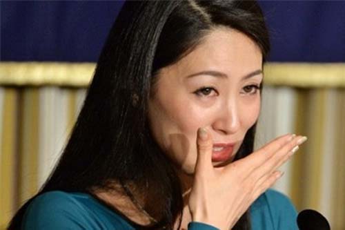 Nữ hoàng sắc đẹp Nhật và cuộc đối đầu không cân sức