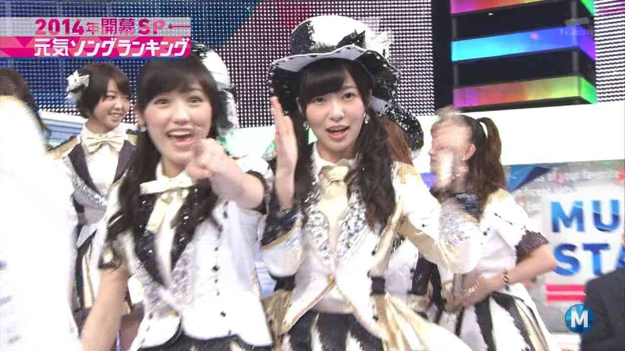 また渡辺麻友と指原莉乃がこっち見てる