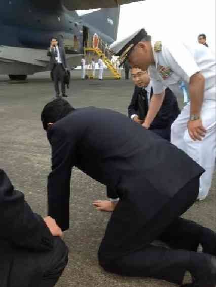 青山繁晴が語る安倍晋三首相が硫黄島で土下座の裏 硫黄島の話１～４【著作権承諾済】｜クロッシェ 21