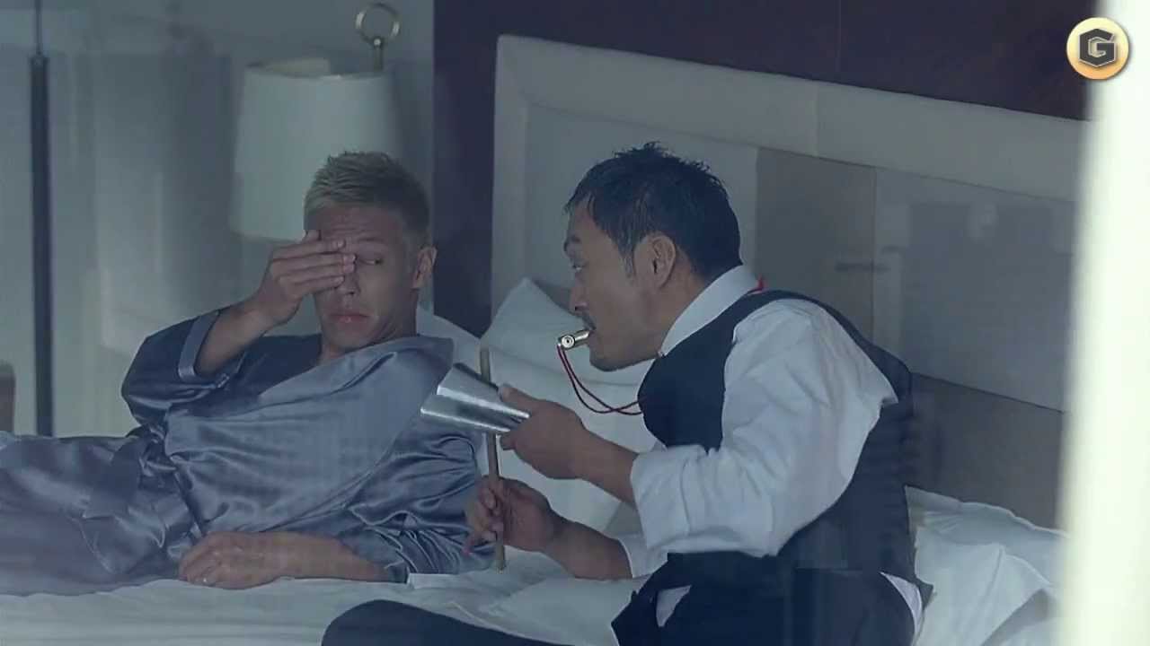ドコモ CM 渡辺謙 本田圭佑 DoCoMo 「Strong 本田さんと謙さん」篇 - YouTube