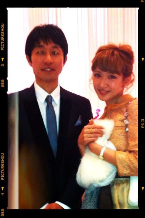 紗栄子、本田圭佑選手からユニホーム届く「息子達にプレゼント」