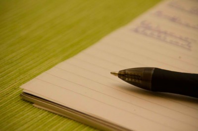 「え？何て書いてあるの」字が汚すぎて強盗だとわかってもらえなかった泥棒の話 - ライブドアニュース
