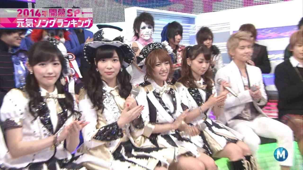 また渡辺麻友と指原莉乃がこっち見てる