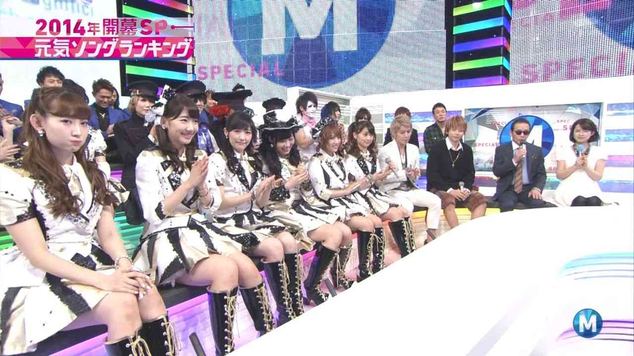 また渡辺麻友と指原莉乃がこっち見てる