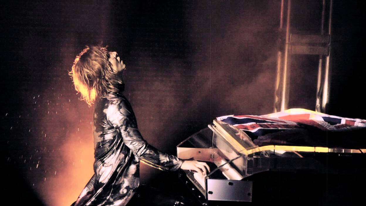 Golden Globe Theme Song by YOSHIKI - YouTube