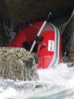 内閣府職員の変死体がゴムボートで漂流 | 犯罪情報まとめ