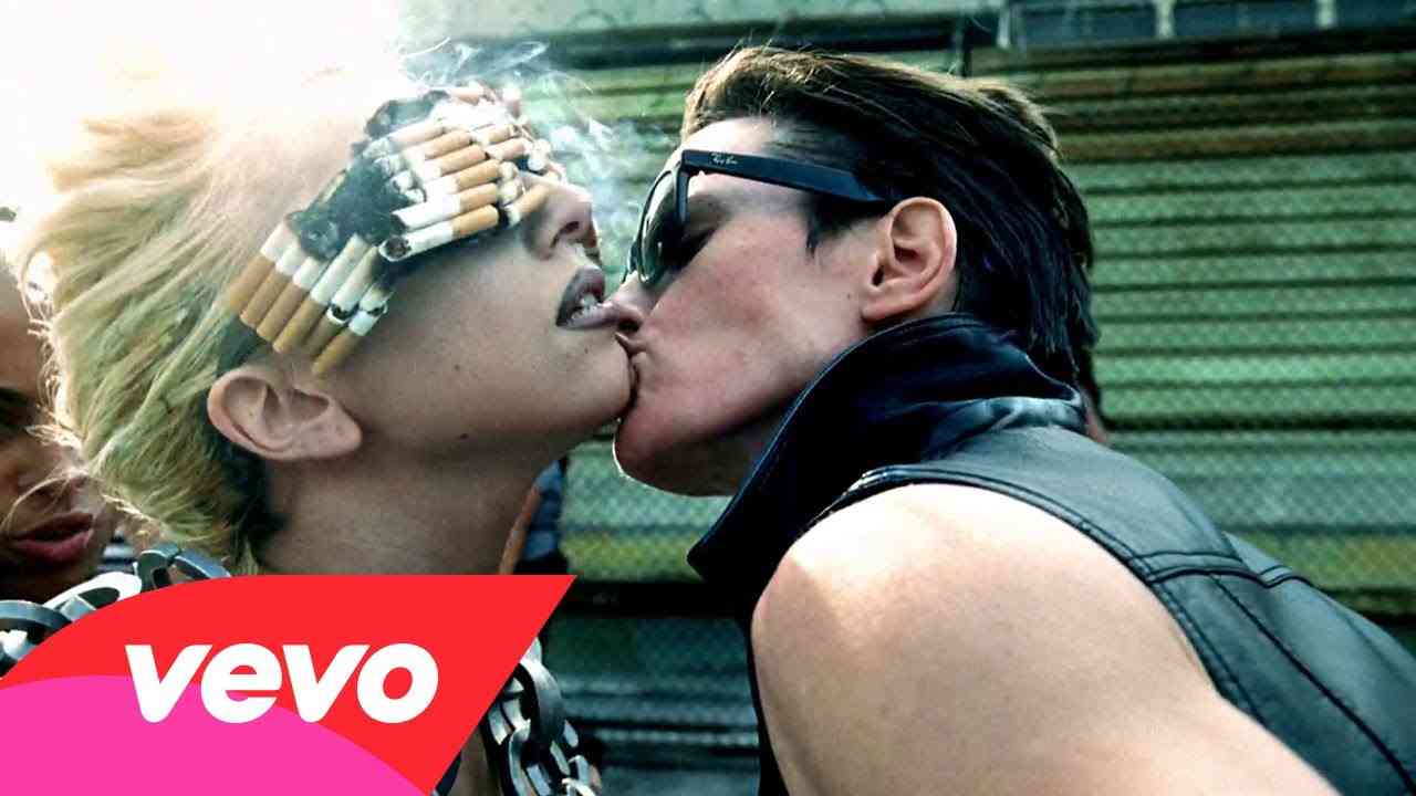 Lady Gaga - Telephone ft. Beyoncé - YouTube
