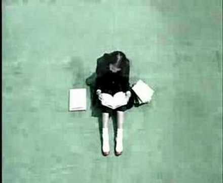 屋上の少女 - YouTube