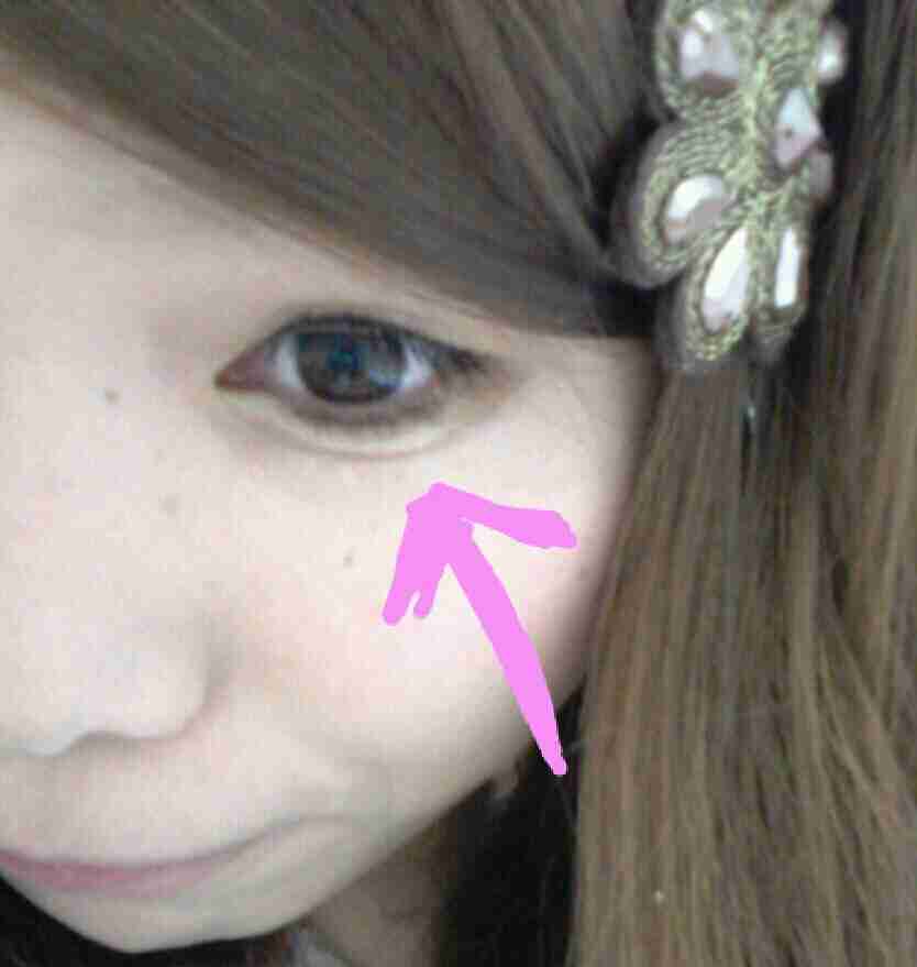 まさに整形級!メザイクを使って「くっきり涙袋」を作る簡単テク