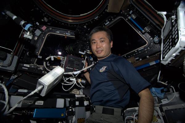 宇宙から見たオーロラ、大気と三日月、日本列島の夜景…宇宙飛行士・若田光一さんがTwitterにアップしている画像が凄い！