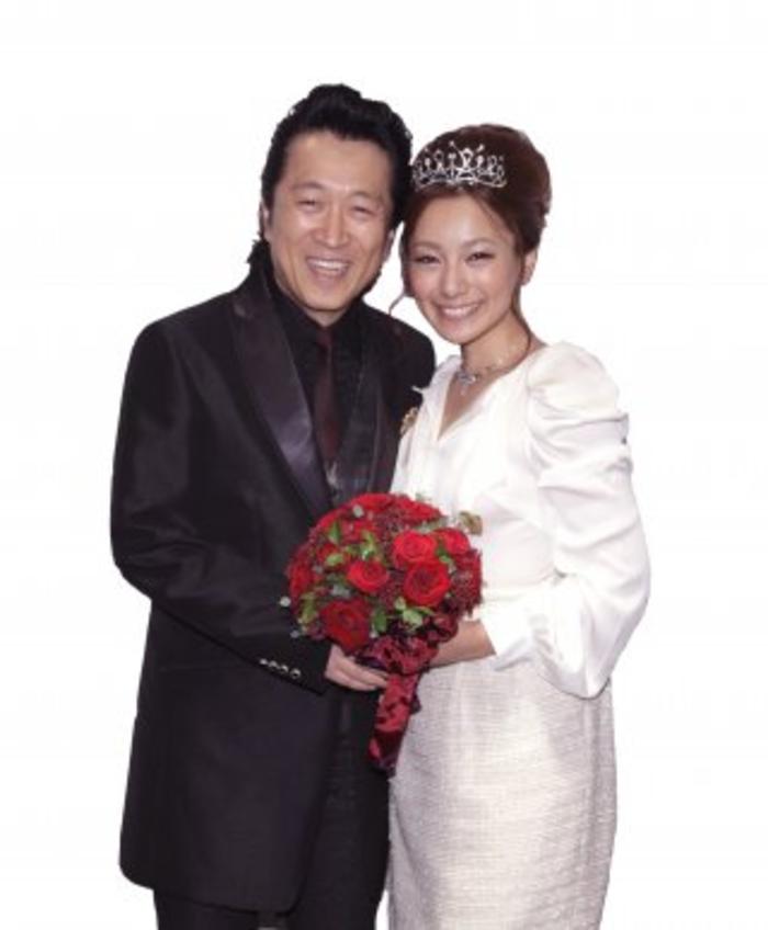 裁判所も認めた60歳のおじさんと11歳美少女のカップルのラブラブ画像…