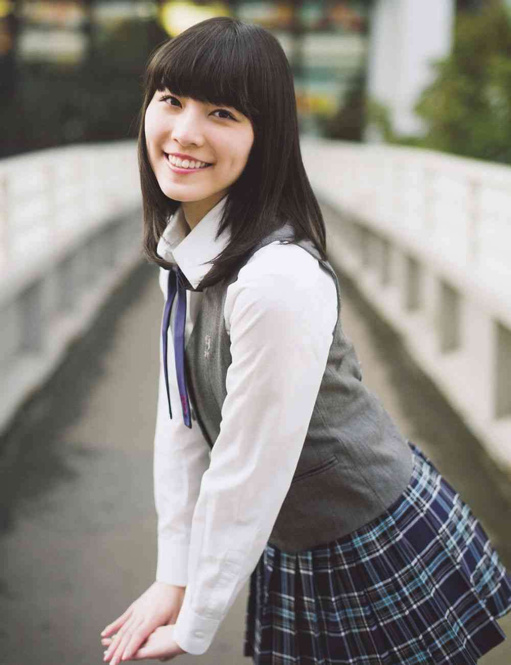 SKE48松井珠理奈(16歳)の制服姿がコスプレみたいだと話題にw