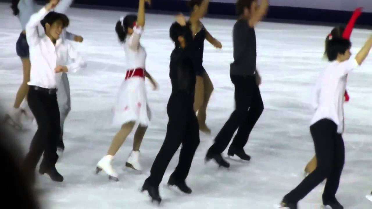 高橋大輔と浅田真央がPSYの「江南スタイル」でノリノリ♪ - YouTube
