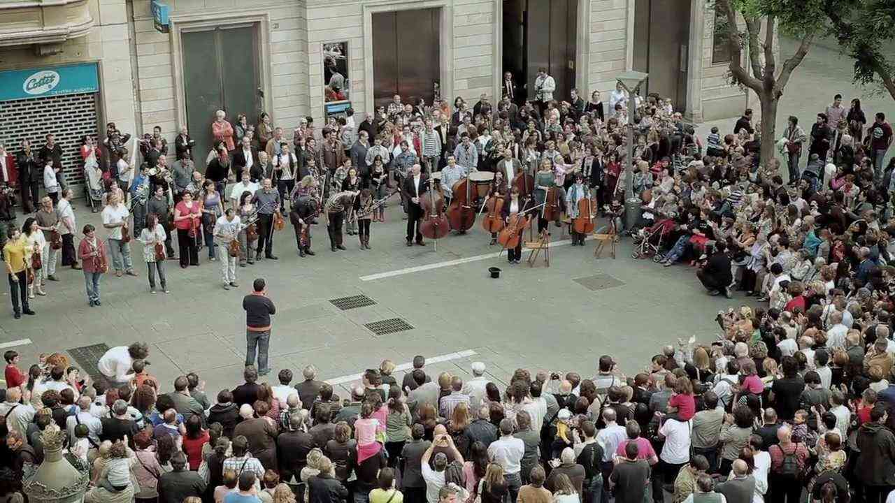 Som Sabadell flashmob - BANCO SABADELL - YouTube