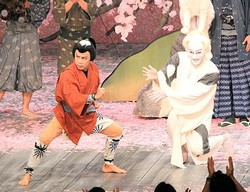 「めちゃイケ」で“岡村屋”岡村隆史が海老蔵歌舞伎に乱入
