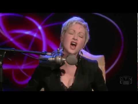 Cyndi Lauper - True Colors ( Live Acoustic ) - YouTube
