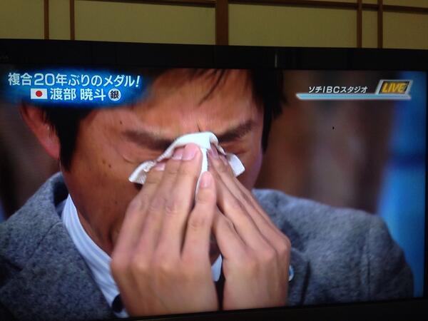 ノルディック複合、渡部暁斗選手が銀メダルを獲得。生放送中に荻原次晴号泣 - ネット上でも「もらい泣き」