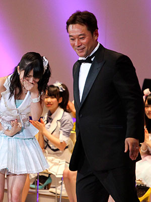 AKB48総支配人・戸賀崎智信、Google＋復活も「脱法ハーブ事件はだんまり」で炎上!? - ライブドアニュース