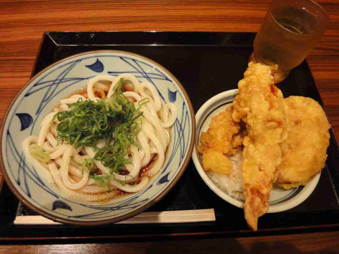 丸亀製麺が全ての店長を正社員からパートへ切り替え…「常連客づくりなどに役立てる」