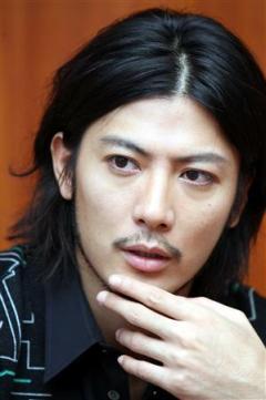 みなさん、今週もお疲れ様です。イケメン画像で目の回復を。