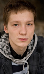 みなさん、今週もお疲れ様です。イケメン画像で目の回復を。