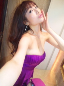 中国の「最もかわいい女性教師」がネットで話題