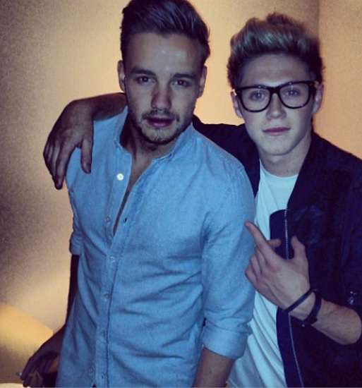 「1D」リアム・ペインの喫煙写真にファン絶叫。中には珍アドバイスも！ | Techinsight|海外セレブ、国内エンタメのオンリーワンをお届けするニュースサイト